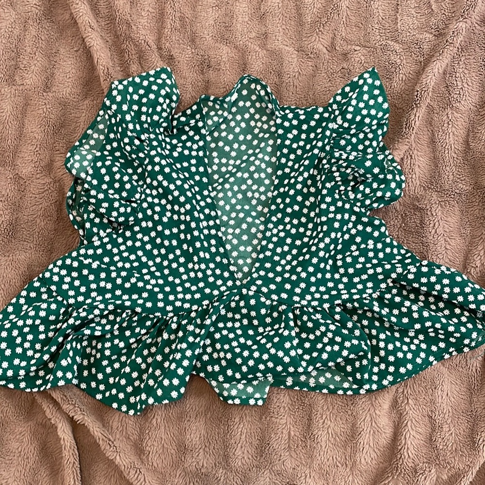frilly v neck shirt
